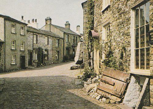 Dent Denidale Yorkshire Postcard