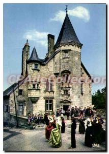 Modern Postcard Ussel La Bourree The tapes before The Castle of ventadour