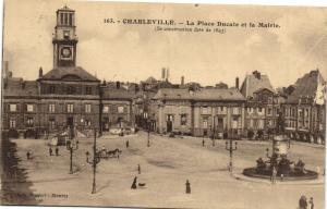 CPA CHARLEVILLE - La Place Ducale et la Mairie (173884)