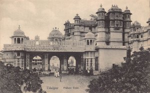 L379 India Udaipur Palace Gate vintage postcard