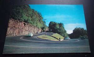 UNUSED POSTCARD - WORLD FAMOUS HAIRPIN TURN, MOHAWK TRAIL, MASS.