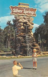 FL, Florida  SILVER SPRINGS~Boy Taking Picture of Girl at ENTRANCE  Postcard