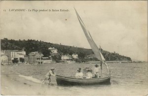 CPA LE LAVANDOU La Plage pendant la Saison Estivale (1111565)