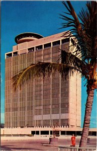 VINTAGE POSTCARD THE LA RONDE REVOLVING RESTAURANT AT HONOLULU HAWAII 1966