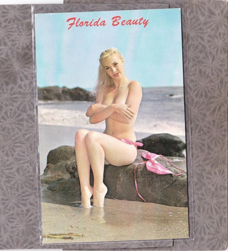 PRETTY RISQUE PIN-UP BIKINI BLOND Postcard fl