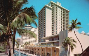 Vintage Postcard Waikiki Beachcomber Island Holiday Beach Resort Oahu Hawaii HI