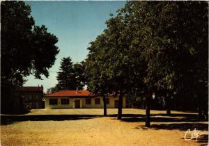 CPM VILLEBRUMIER - La Place de la Mairie et la Poste (216697)