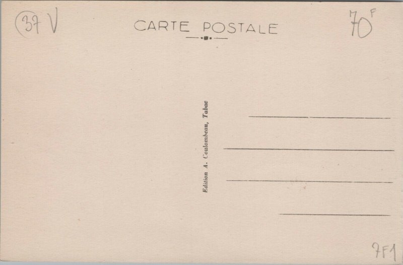 France Vouvray Les VIns La Rue de la Republique et la Gendarmerie Postcard 01.41