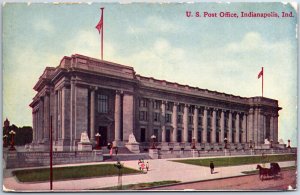 VINTAGE POSTCARD SCENE AT THE U.S. POST OFFICE IN INDIANAPOLIS INDIANA POSTED 19