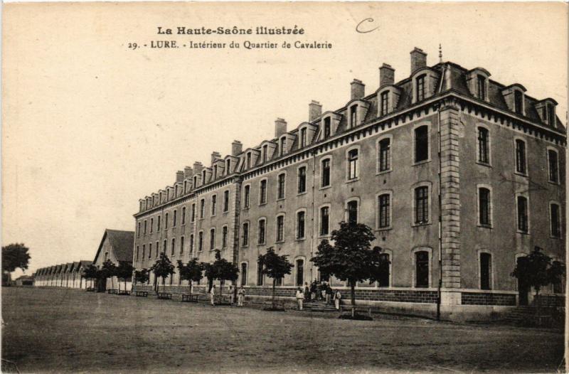CPA LURE - Intérieur du Quartier de Cavalerie (636170)