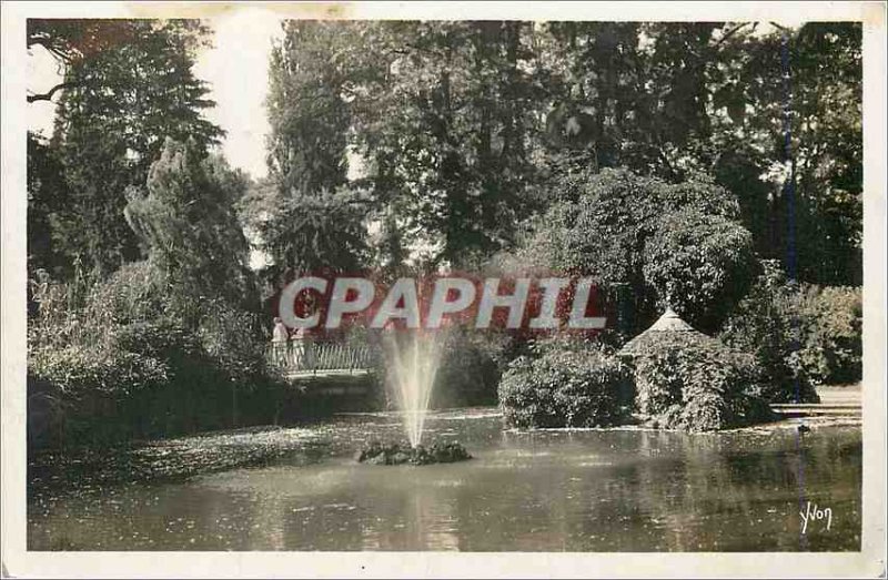 Postcard Moderne Vichy La Douce France The new park