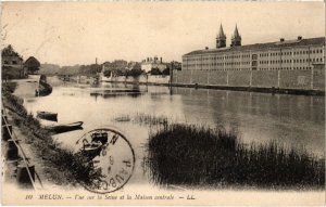 CPA MELUN Vue sur la Seine et la Maison Centrale (1320451)