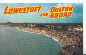 Suffolk Postcard - The Esplanade - Lowestoft - Ref TZ9121