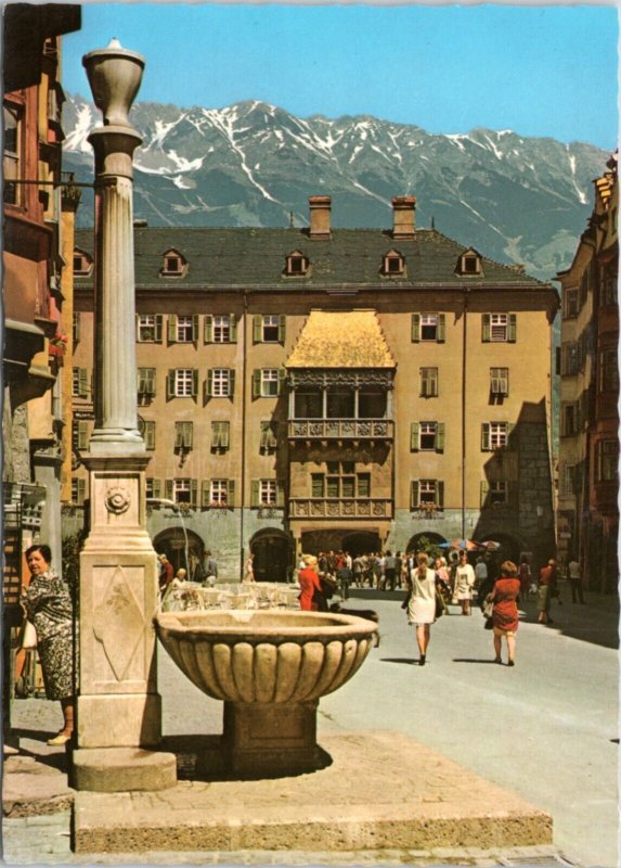 Postcard Austria Innsbruck - pedestrian zone with golden roof