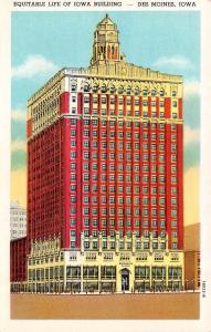 DES MOINES, IA Iowa     EQUITABLE LIFE OF IOWA BUILDING    c1940's Postcard