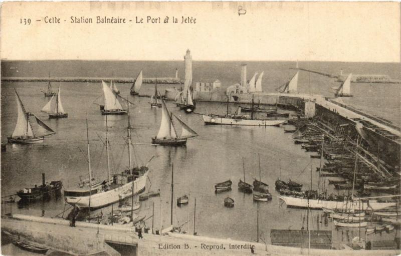 CPA CETTE - Le Port et la Jetée (510780)