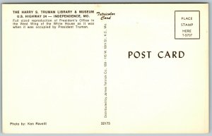 Harry S. Truman Library & Museum, Independence, Missouri - Postcard 