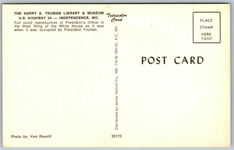 Harry S. Truman Library & Museum, Independence, Missouri - Postcard 