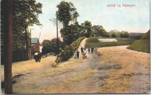 Netherlands Beek bij Nijmegen Vintage Postcard 03.83