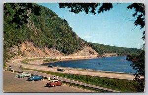 Delaware Water Gap, New Jersey US Highway 611 - 1957 - Postcard