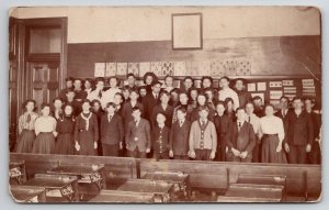 RPPC Classroom Photo 1900s Stencil Art Work Display Children Desks Postcard T21