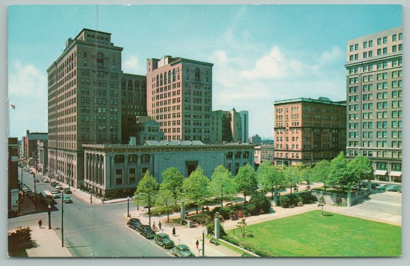 Wilmington Delaware~Rodney Square And Public Library~Vintage Postcard