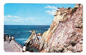 Mexico Acapulco Three La Quebrada Cliff Divers Vintage Postcard