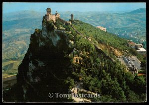 Republica Di S. Marino - Seconda e Terza Torre viste dalla Roca