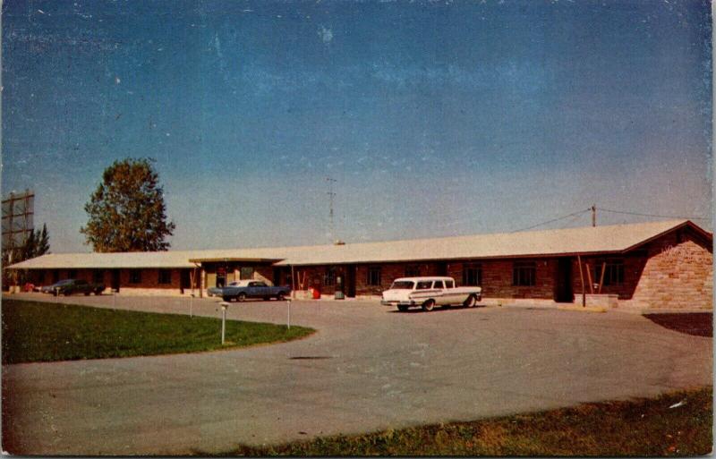 Eaton Ohio~Sundown Motel~Roadside Route 35~Fort St Clair~1950s Station Wagon~PC 