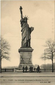 CPA PARIS ed. B.F. La Liberte eclairant le Monde bartholdi (927637)