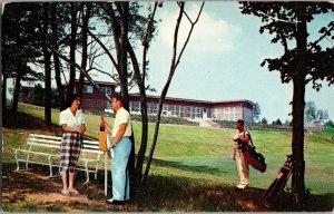 Kiamesha Lake New York Postcard The Concord Hotel ClubHouse Golf Course KJ1