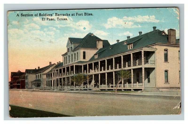 Vintage 1910's Postcard Soldiers Barracks Fort Bliss El Paso Texas