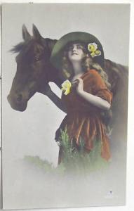 B2554   PRETTY LADY & HORSE  REAL PHOTO   POSTCARD,