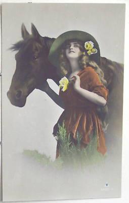 B2554   PRETTY LADY & HORSE  REAL PHOTO   POSTCARD,