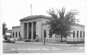 Postcard RPPC  Iowa Ames Post Office Building 85 Automobiles 23-3208