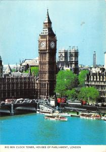 BR90449 big ben clock tower houses of parliament london ship bateaux  uk