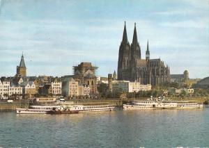 GG14124 Koeln am Rheinpartie und Dom Schiff River Boats cathedral