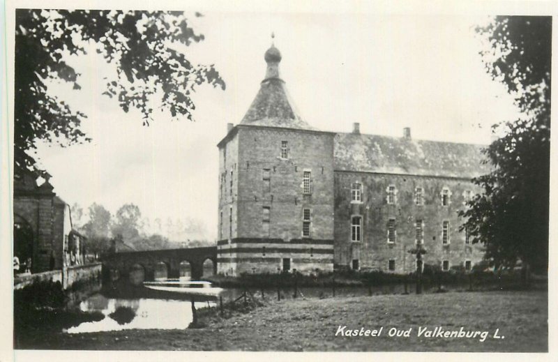 Postcard Netherlands Holland castle in Valkenburg