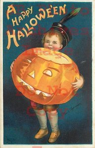 258489-Halloween, IAP No 978-4, Ellen Clapsaddle, Boy Holding Large JOL