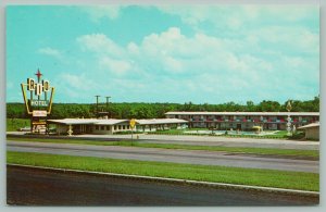 Tulsa Oklahoma~RIO Motor Hotel~Route 66~Neon Sign~Pool~Postcard~1960 