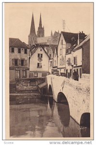 CHARTRES, Vieux Pont et Vielles Maisons, Eure-et-Loir, France, 00-10s