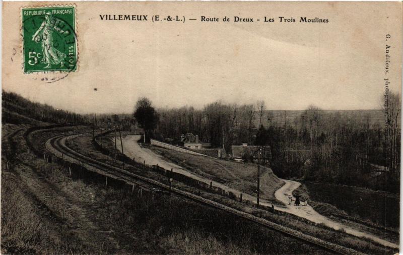 CPA VILLEMEUX - Route de DREUX - Les Trois Moulines (385673)