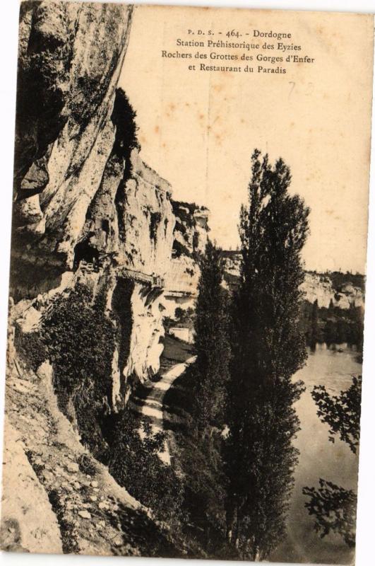 Les Eyzies de Tayac Sireuil   24 LES EYZIES   le rocher de la peine