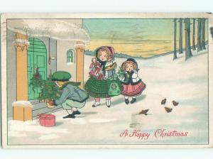 Pre-Linen christmas GIRLS WATCHING BOY LEAVIN CHRISTMAS TREE k1749