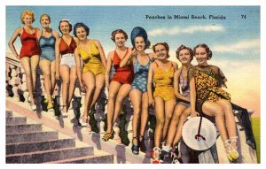 Postcard PEOPLE SCENE Miami Beach Florida FL AQ6362