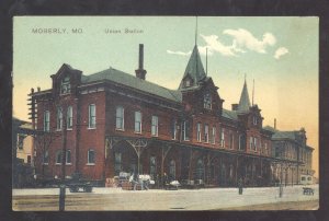 MOBERLY MISSOURI RAILROAD DEPOT TRAIN STATION PCK SERIES VINTAGE POSTCARD