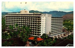 Postcard HOTEL SCENE Honolulu - Waikiki Hawaii HI AQ1227