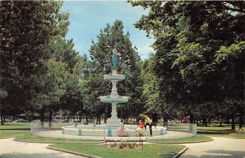 York Pennsylvania~Penn Common Fountain @ Park~Girls & Guy by Pond~1950s Postcard