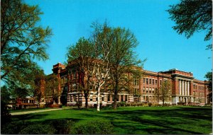 Vtg Mitchell Hall Admin Building University Of Wisconsin Milwaukee WI Postcard