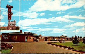 VINTAGE POSTCARD STARLIGHT MOTEL AT BRANDON MANITOBA CANADA